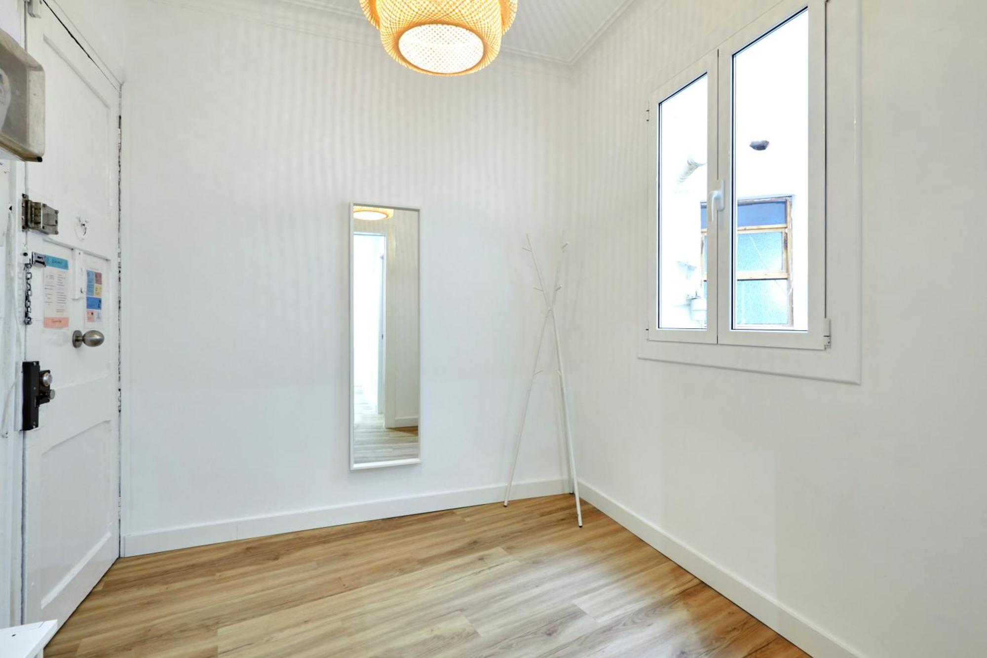 Comfortable Apartment Next To Apolo Theater برشلونة المظهر الخارجي الصورة