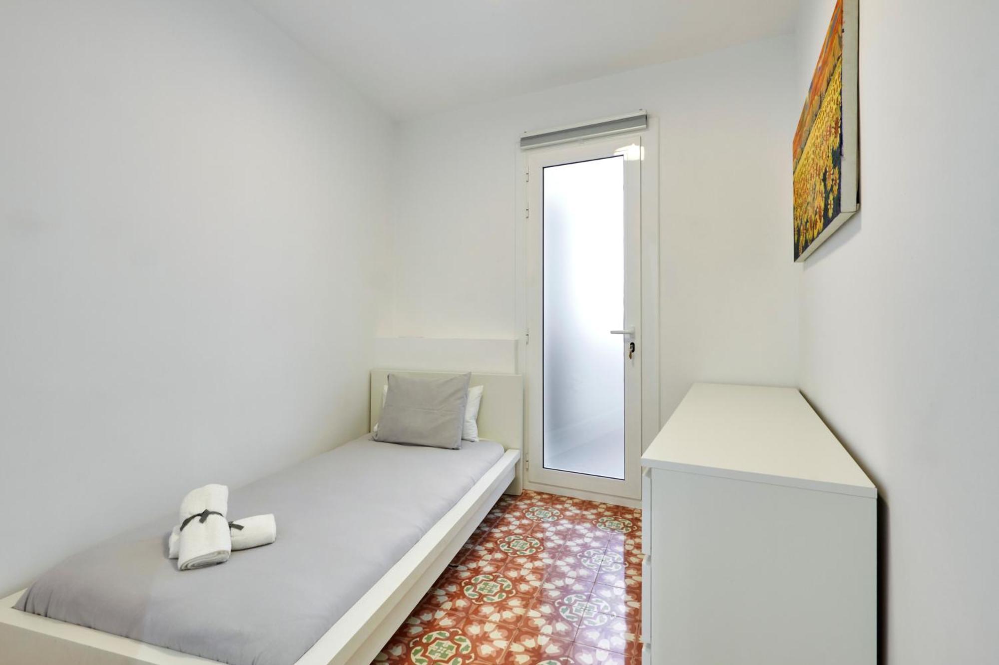 Comfortable Apartment Next To Apolo Theater برشلونة المظهر الخارجي الصورة